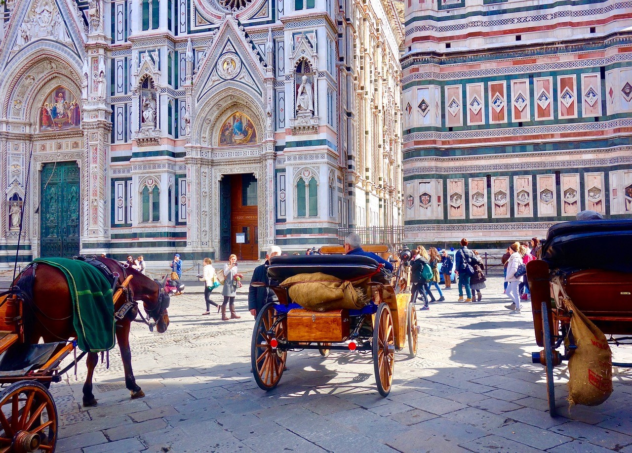 Hester foran duomo i Firenze